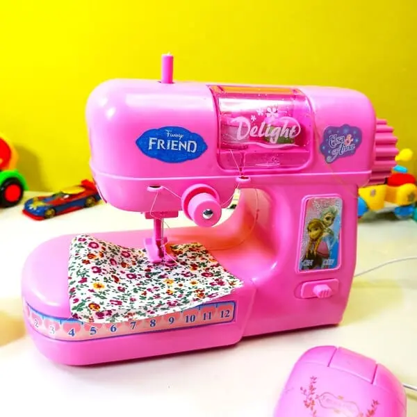 Realistic Sewing Machine Toy For Kids - Image 6