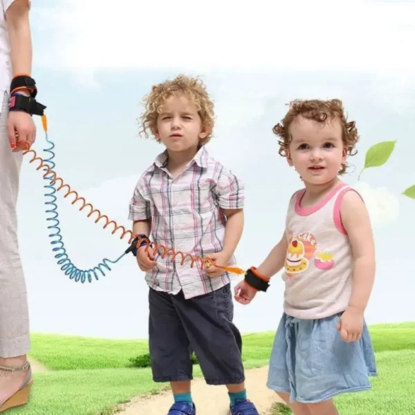 Anti Lost child lock | Anti-Lost Wrist Link - Baby Child Anti Lost Wrist Link Safety Harness Strap Hand belt band for toddlers wristband for kids loss best for umrah and hajj, travelling purpose,safe secure (Random Color) - Image 5