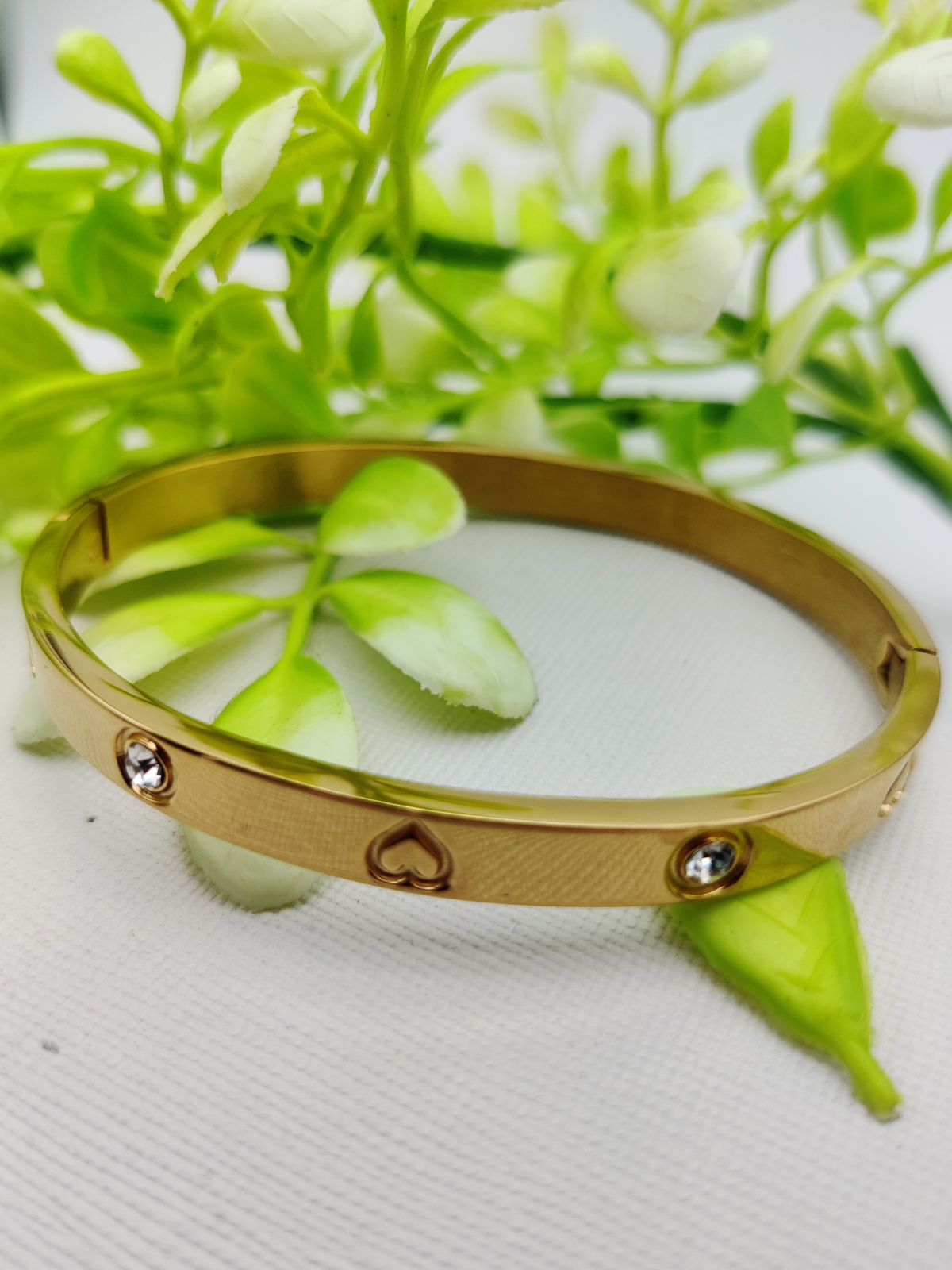 Adjustable Cartier Heart Charm Bracelet – Imported Luxury Bracelet | Best Quality Artificial Bracelet For Girls & Women | Bracelet For Every Occasion | Elegant Design ✨ - Image 3
