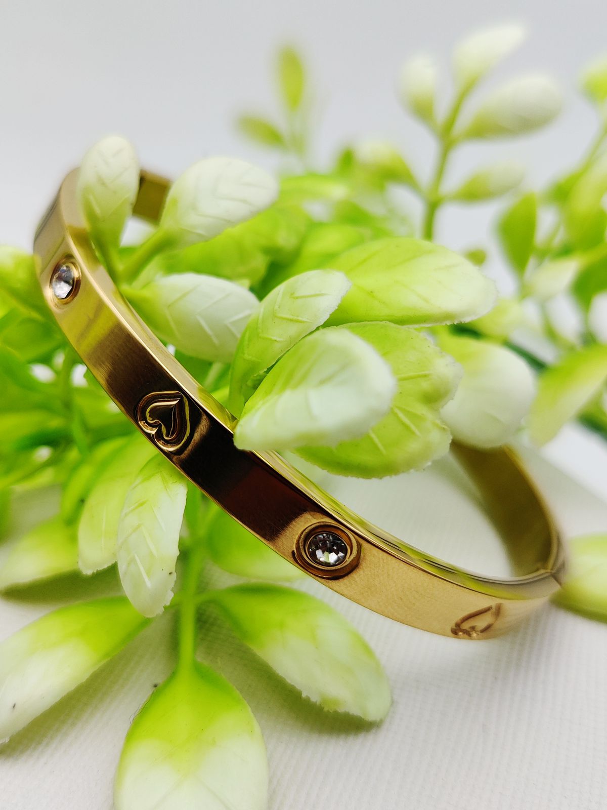 Adjustable Cartier Heart Charm Bracelet – Imported Luxury Bracelet | Best Quality Artificial Bracelet For Girls & Women | Bracelet For Every Occasion | Elegant Design ✨ - Image 2