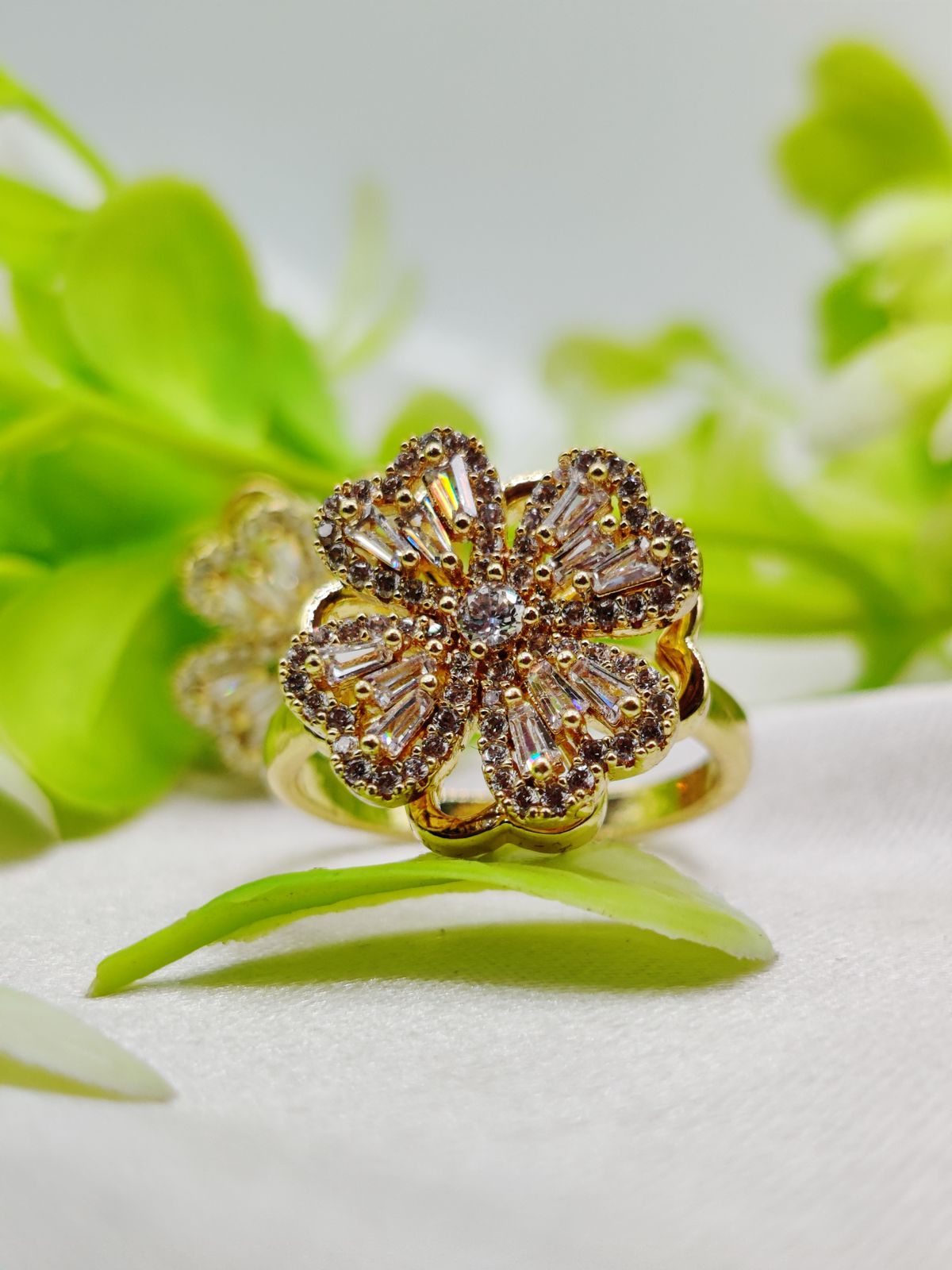 1 Piece Imported Dazzling Movable Floral Blossom Adjustable Rings - 2 Color Variants 🌟 | Luxurious Design Ring | Adjustable Ring | Ring For Girls & Women ✨ - Random Color - Image 10
