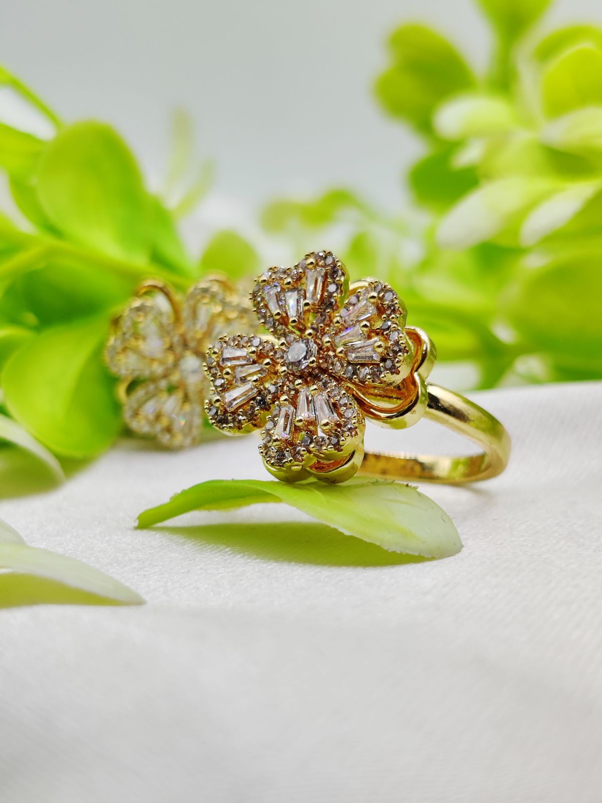 1 Piece Imported Dazzling Movable Floral Blossom Adjustable Rings - 2 Color Variants 🌟 | Luxurious Design Ring | Adjustable Ring | Ring For Girls & Women ✨ - Random Color - Image 8