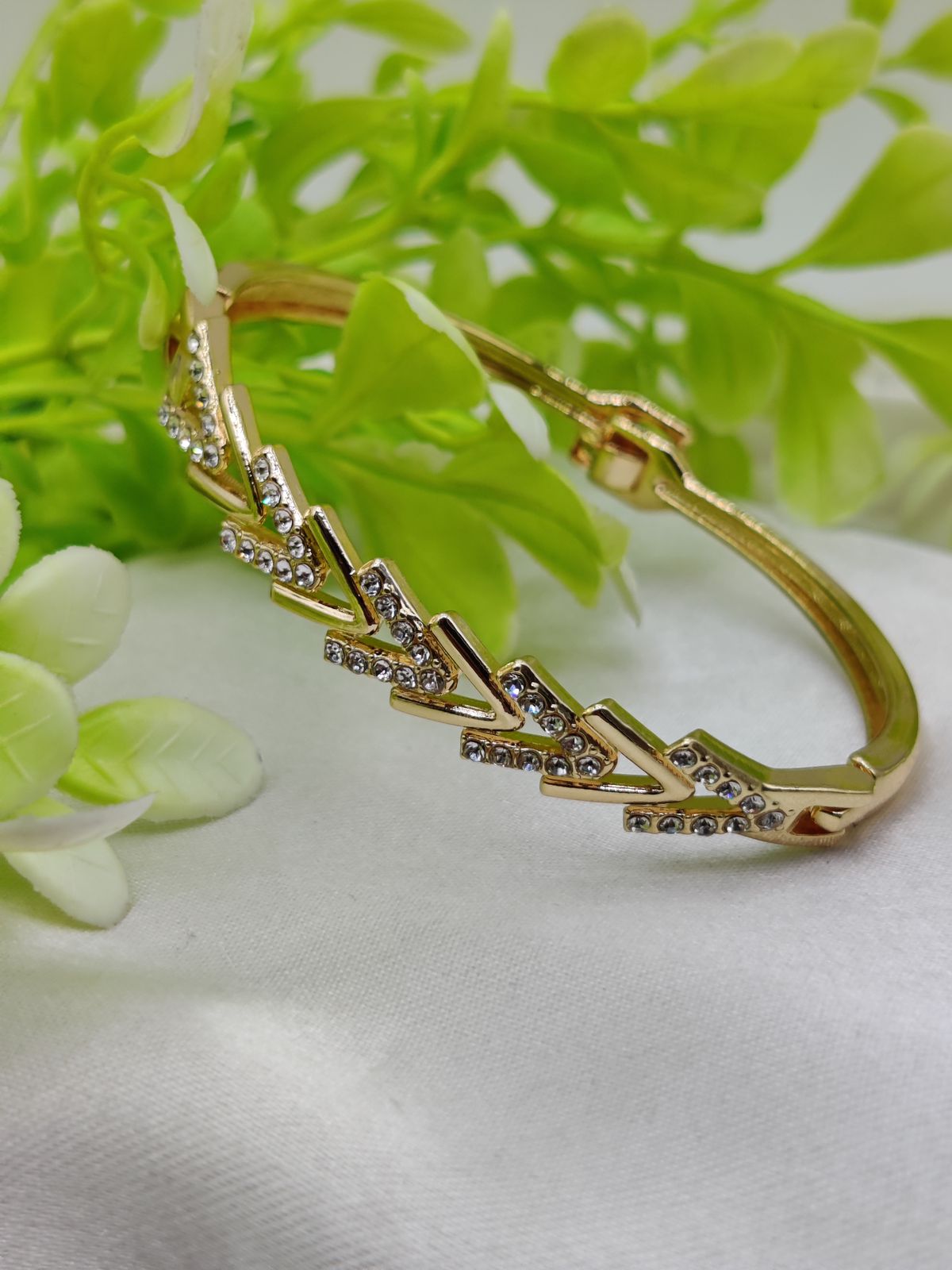 01 PCs Imported Intricately Crafted Adjustable Bracelet with Elegant Design ( Intricately Crafted ) - Image 6