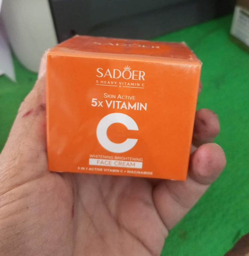 Sadoer 5x Vitamin C Skin Active whitening Cream | Vitamin C Hydrating Face Cream - Glowing & Repairing Moisturizer for Fine Lines, Wrinkles & Uneven Skin Tone | Whitening Cream - Image 2