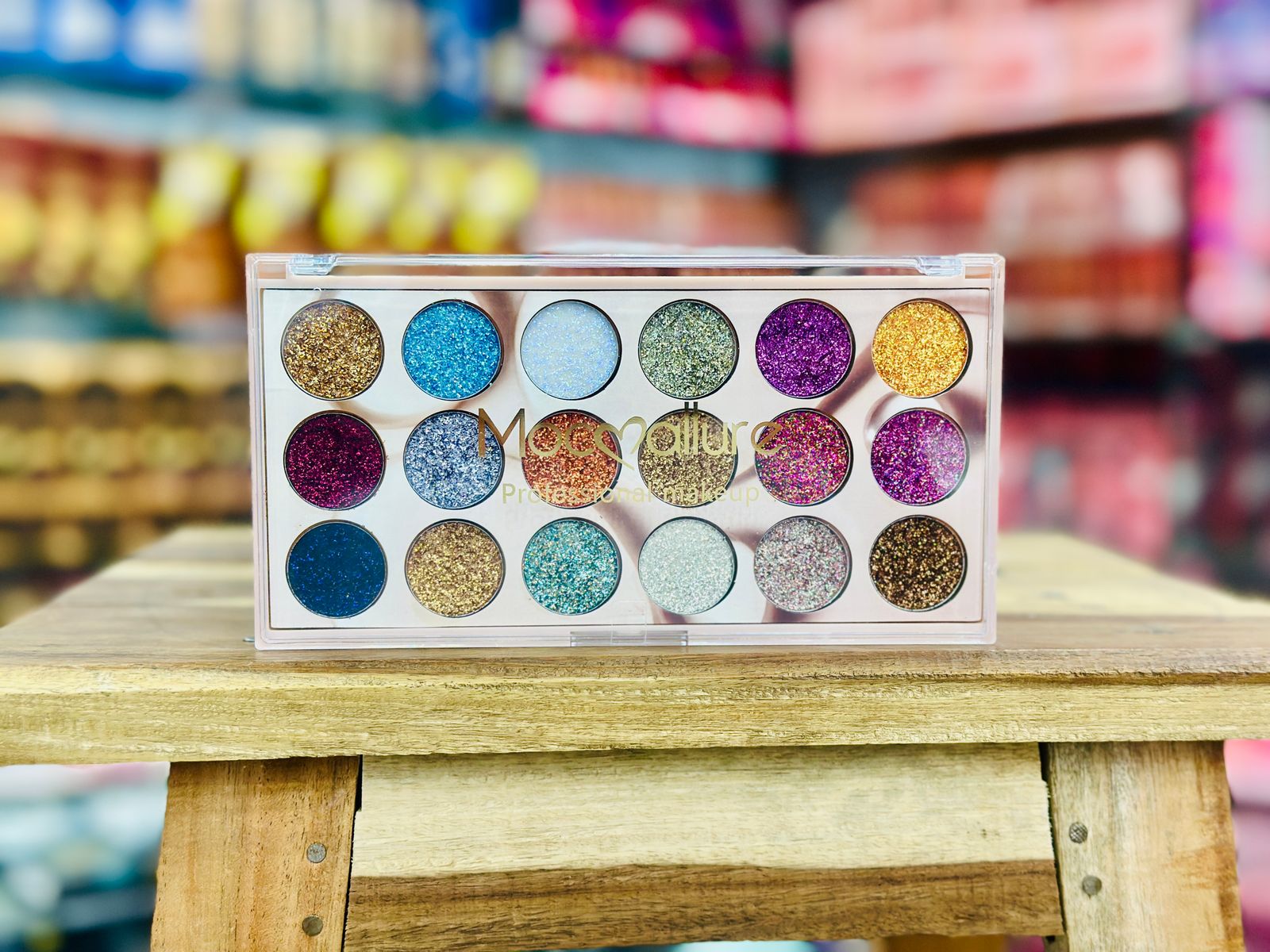 Mocallure Professional 18-Color Glitter Eyeshadow Palette – Bold, Shimmering Shades for Every Look - Image 3