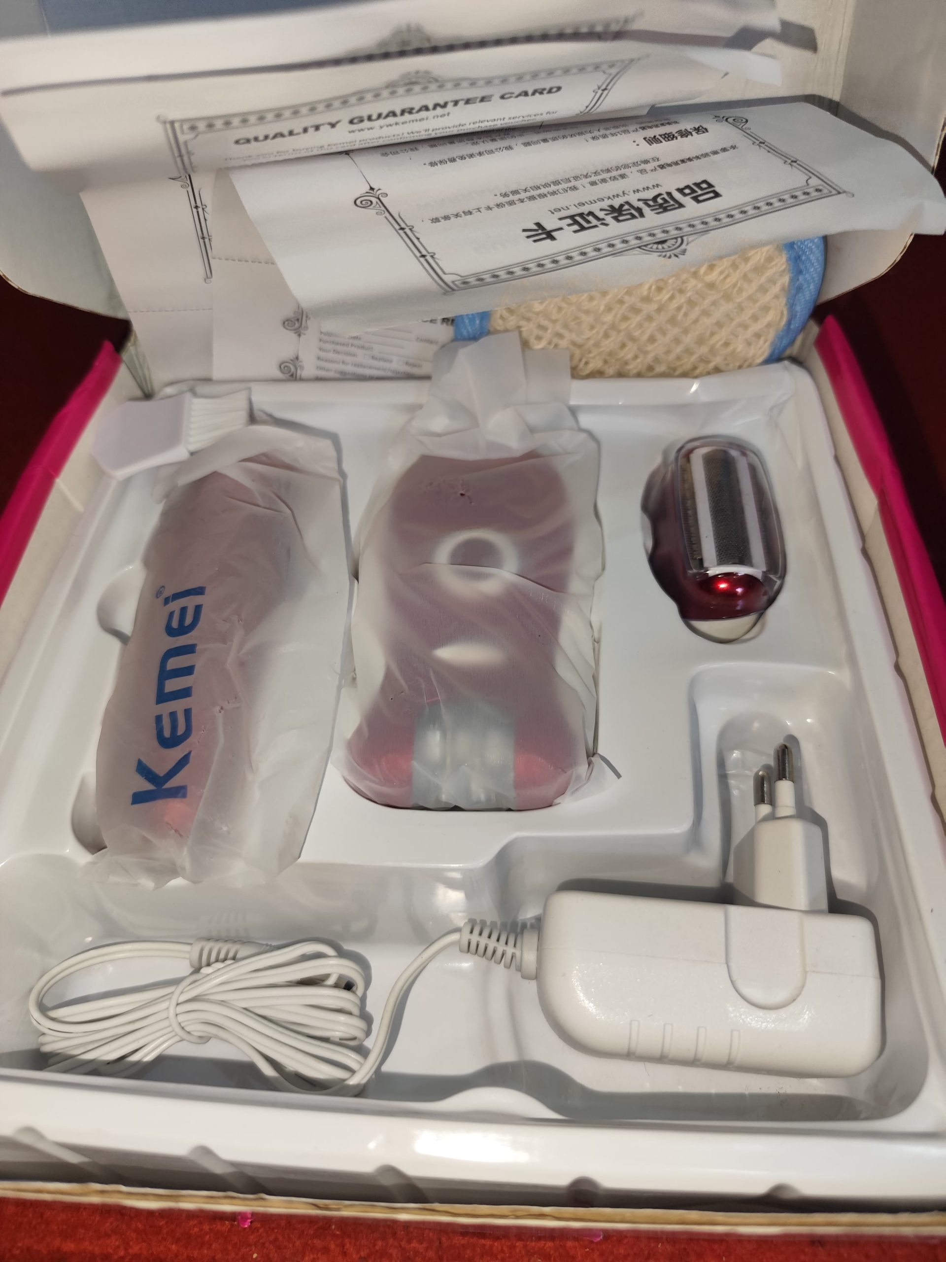 Kemei KM-3068 - Rechargeable 3-in-1 Epilator Hair Removal Device for Women - Electric Shaver & Trimmer Set with Multiple Heads, Smooth Skin Care Tool for Face, Arms, Legs & Sensitive Areas - Image 6