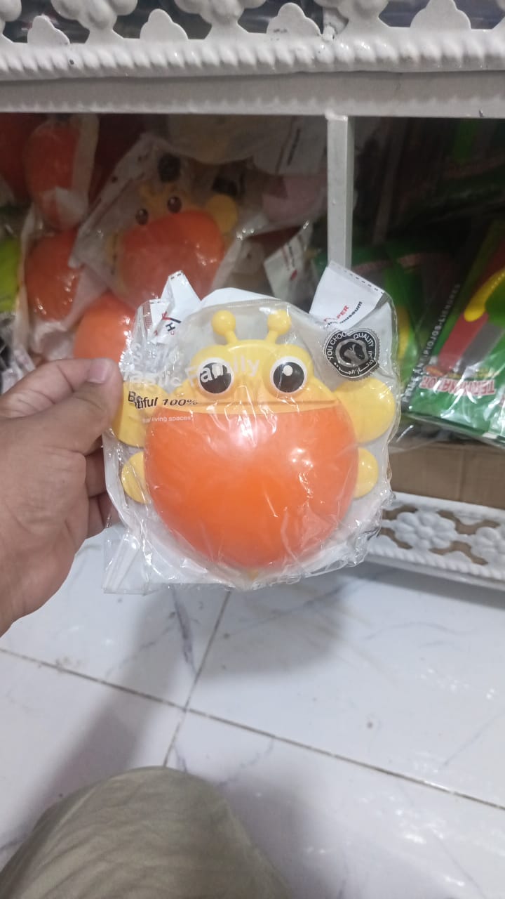 Bee Shaped Plastic Toothbrush Holder with Suction Hook - Cute Wall Mounted Toothbrush Stand for Kids & Travel (Random Colors) - Image 4