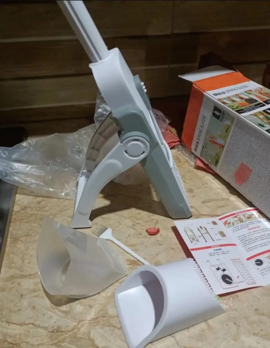 Adjustable Mandoline Slicer & Grater - Image 4