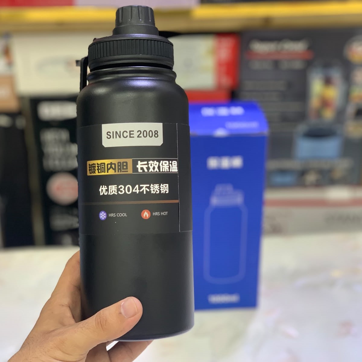 1000ml Matte Black Vacuum Insulated Steel Water Bottle - Image 3